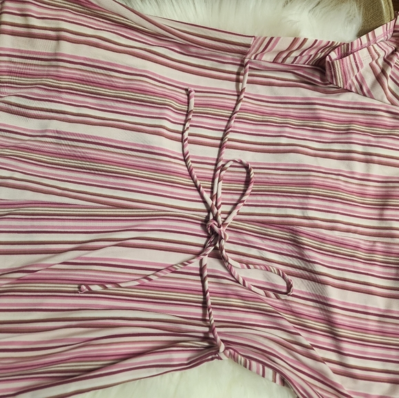 Size medium maternity outfit - Picture 3 of 6